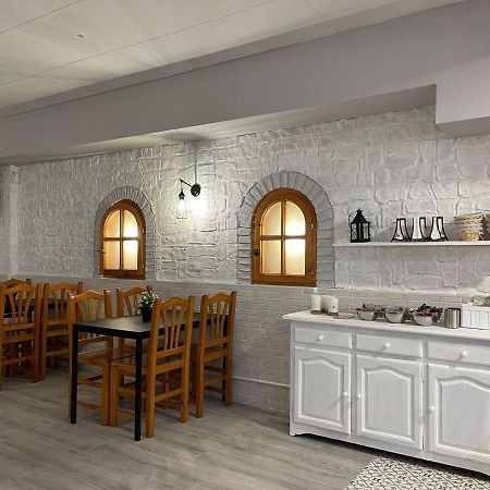 Hostal Restaurante Avenida De Madrid Terrassa Luaran gambar