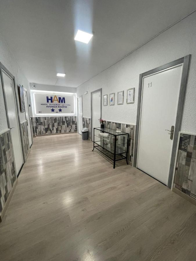 Hostal Restaurante Avenida De Madrid Terrassa Luaran gambar