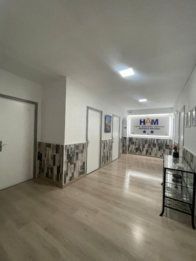 Hostal Restaurante Avenida De Madrid Terrassa Luaran gambar