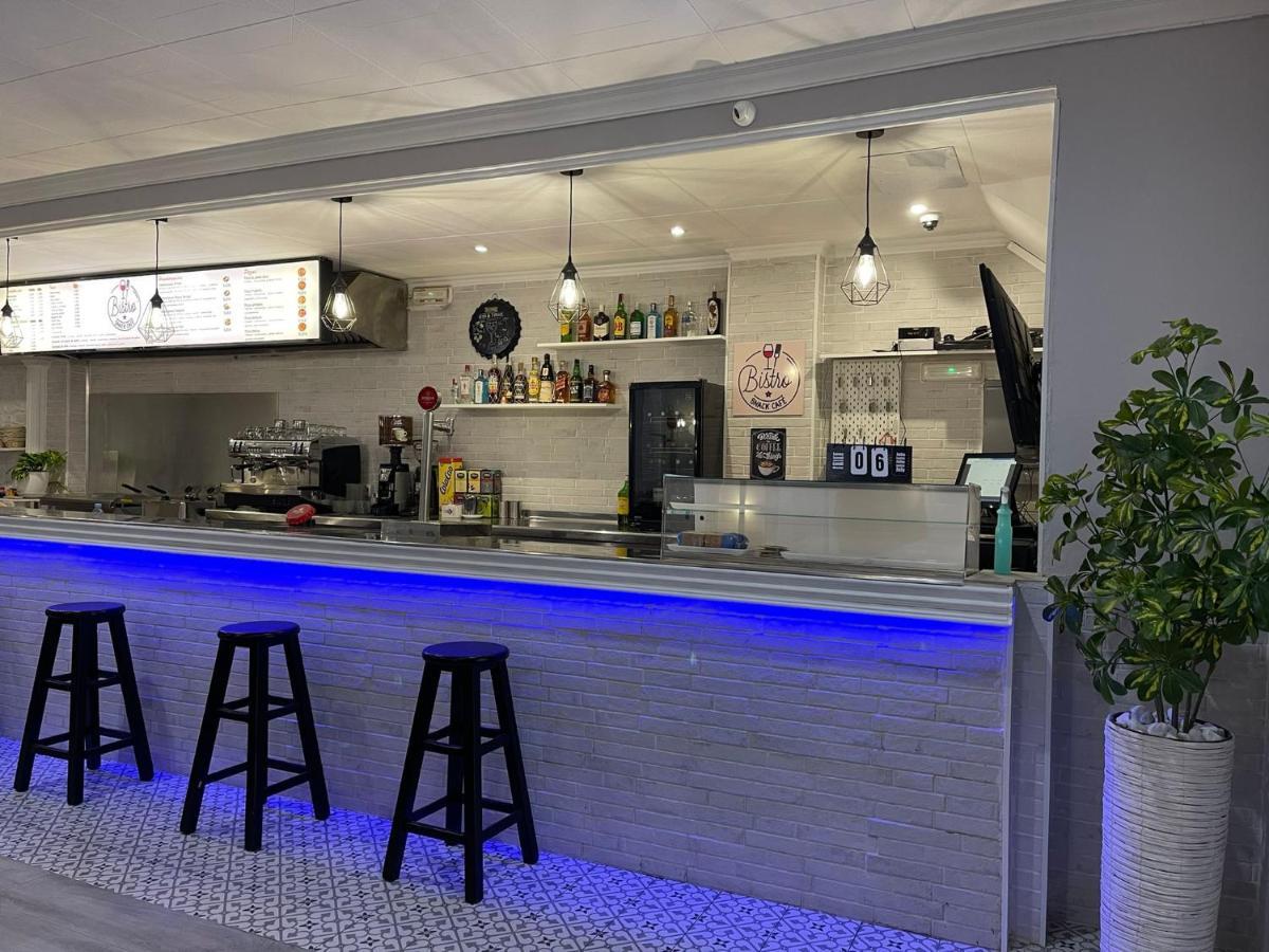 Hostal Restaurante Avenida De Madrid Terrassa Luaran gambar