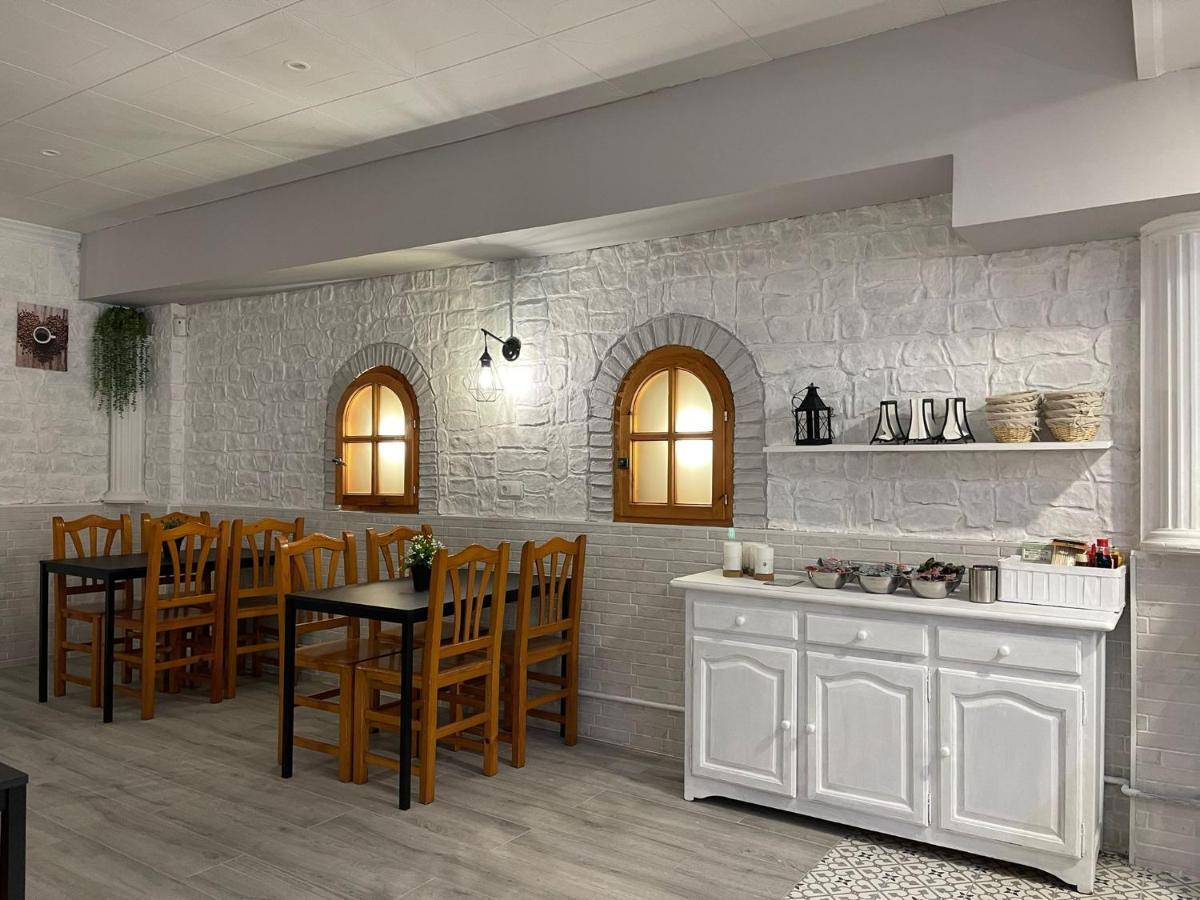 Hostal Restaurante Avenida De Madrid Terrassa Luaran gambar
