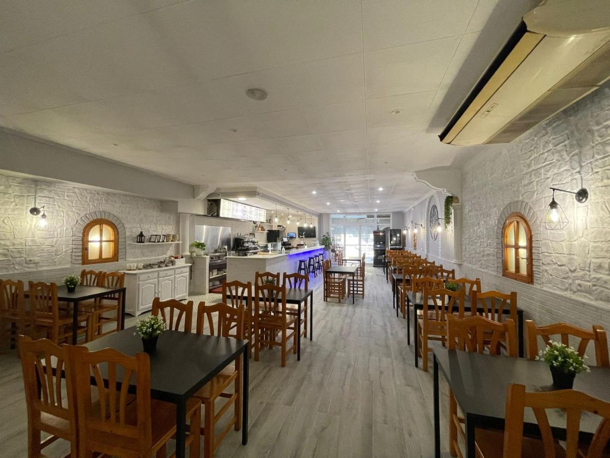 Hostal Restaurante Avenida De Madrid Terrassa Luaran gambar