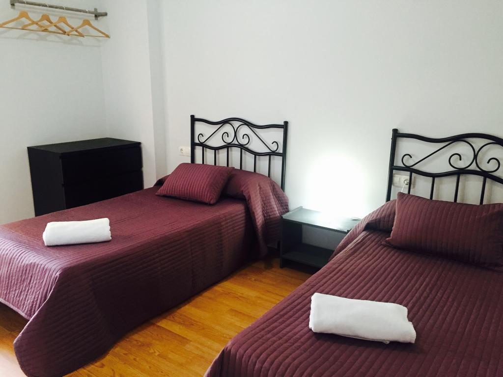 Hostal Restaurante Avenida De Madrid Terrassa Luaran gambar