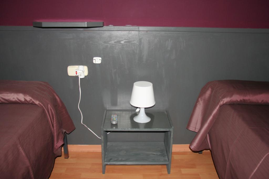 Hostal Restaurante Avenida De Madrid Terrassa Luaran gambar