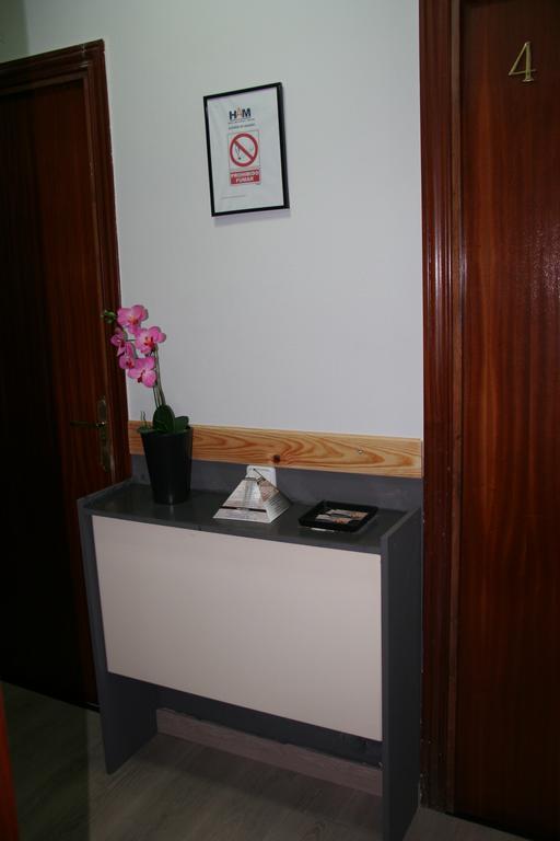Hostal Restaurante Avenida De Madrid Terrassa Luaran gambar