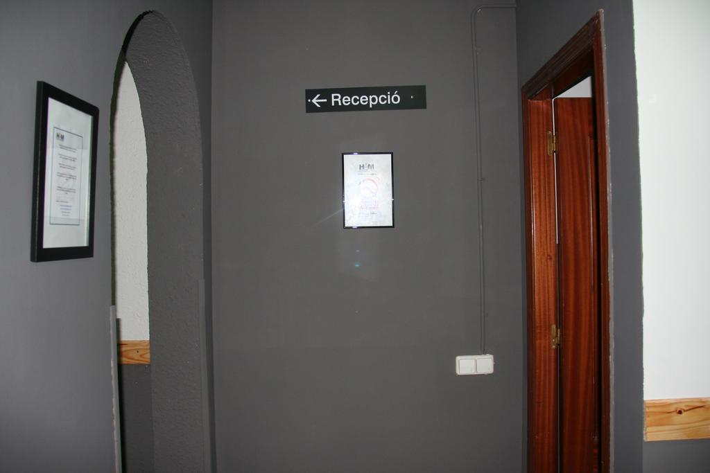Hostal Restaurante Avenida De Madrid Terrassa Luaran gambar