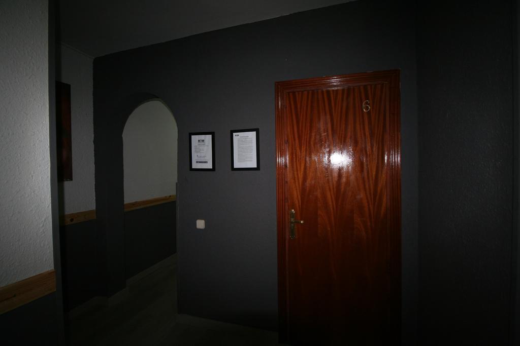 Hostal Restaurante Avenida De Madrid Terrassa Luaran gambar