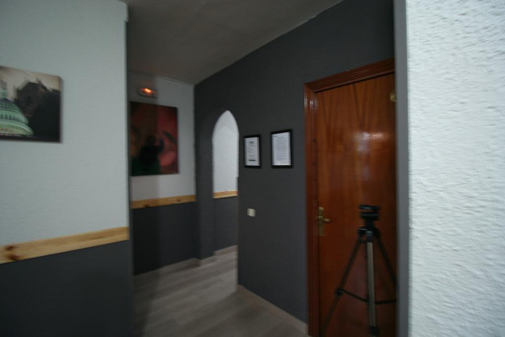 Hostal Restaurante Avenida De Madrid Terrassa Luaran gambar