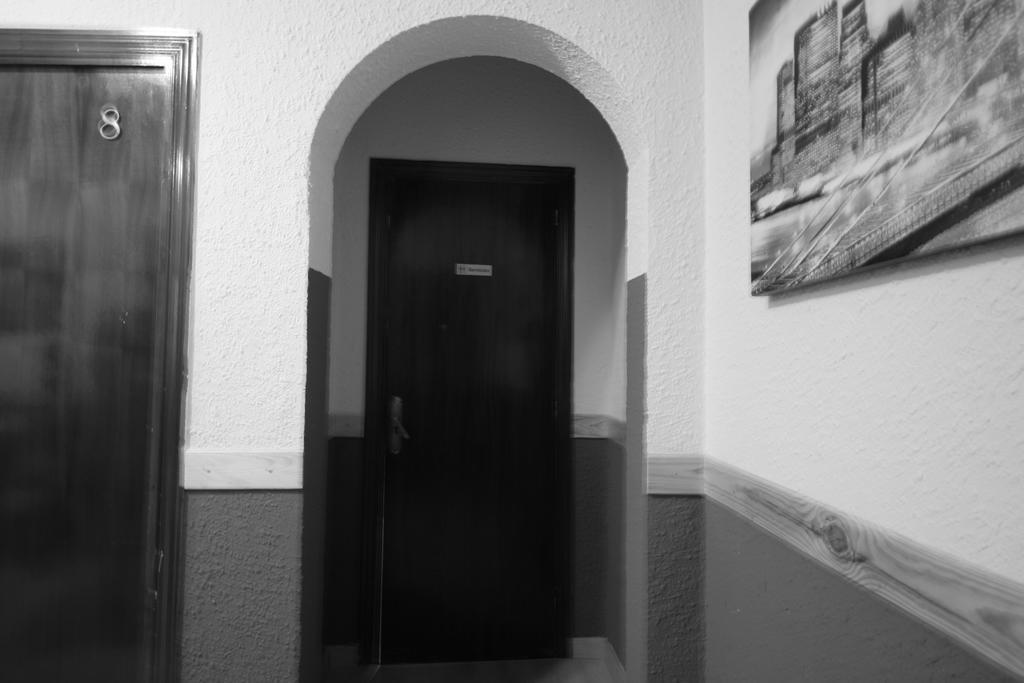 Hostal Restaurante Avenida De Madrid Terrassa Luaran gambar